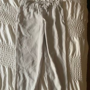 Lululemon size 6 on the fly woven joggers